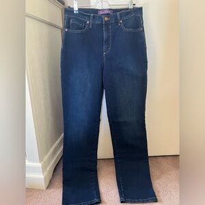 Gloria Vanderbilt- Amanda Straight Leg Jeans (EUC)